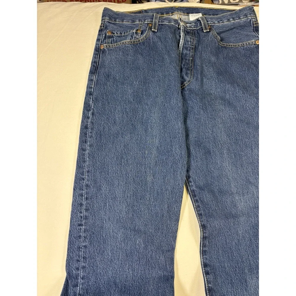 Vintage Levis 501 Blue Jeans Size 33 x 30 May 2004 Made In Colombia Red